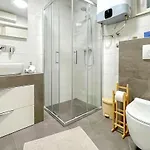 Gorgeous Apartment In Zrnovo Apartment