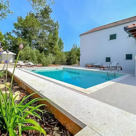 Stunning In With Wifi