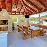 Διαμέρισμα Gorgeous Apartment In Zrnovo