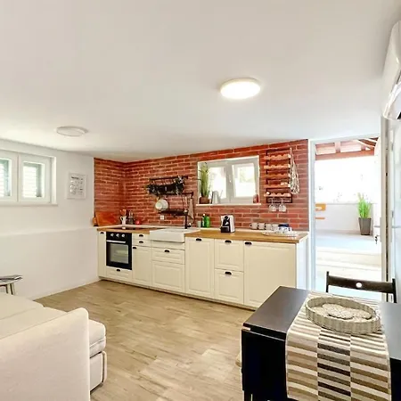 Gorgeous In With Kitchen Apartman