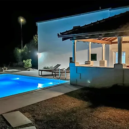 Stunning In With Wifi דירה Zrnovo