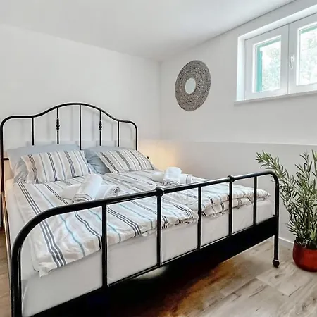 Stunning In With Wifi Zrnovo