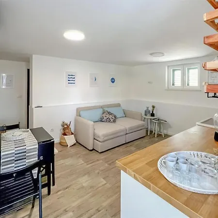 Gorgeous In With Kitchen Apartman
