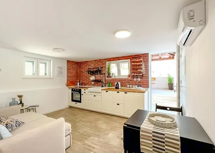 Stunning In With Wifi Apartman