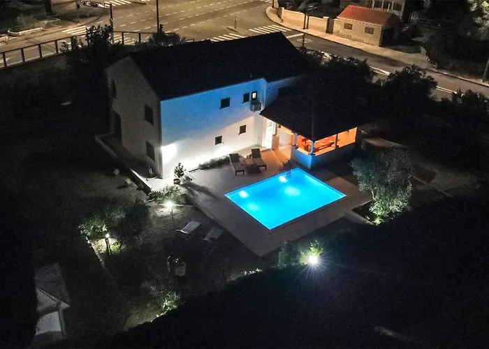 Stunning In With Wifi Apartman